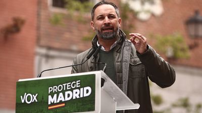 Vox critica a PSOE y al "puñal naranja" de Cs por poner "en peligro" a Madrid
