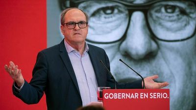 Ángel Gabilondo, ingresado en el hospital Ramón y Cajal por una arritmia cardiaca