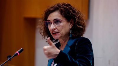 Montero espera que las subidas de Sociedades, Patrimonio y Sucesiones entren en vigor en 2022