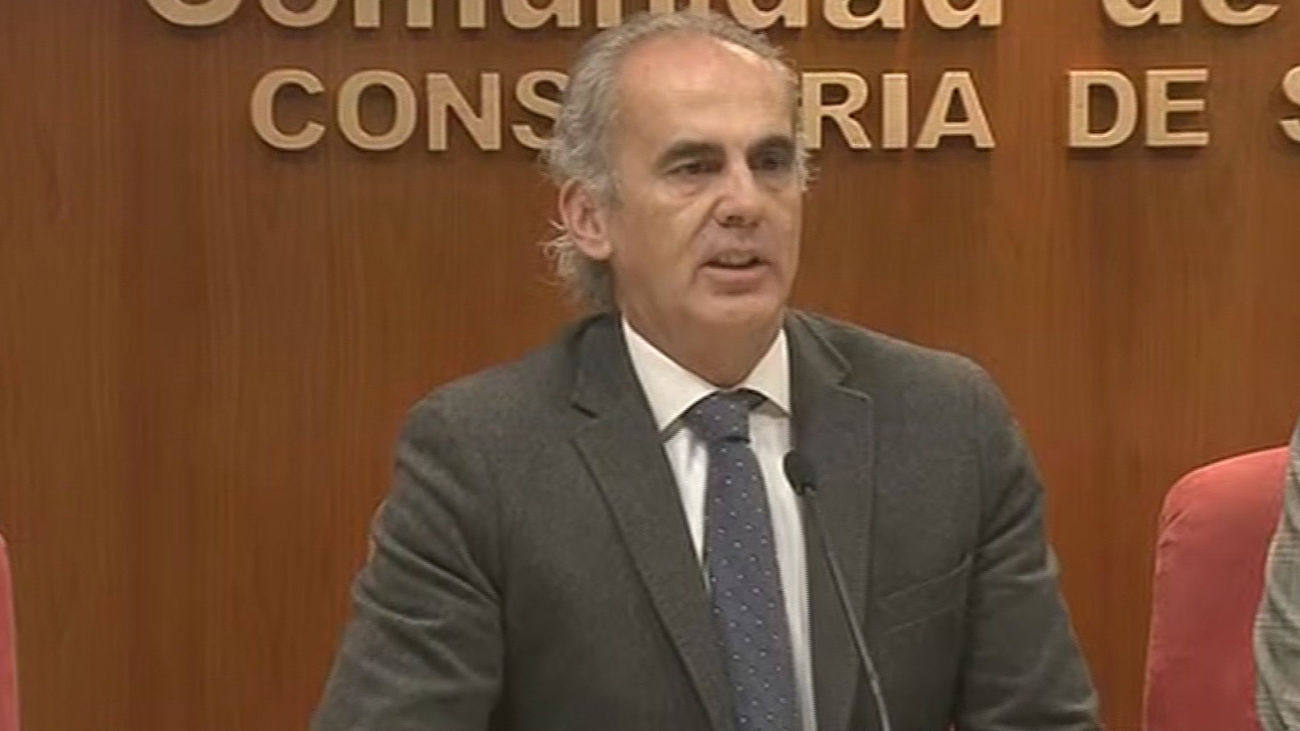 Escudero: “La confusión con AstraZeneca que transmitió el Gobierno central se está diluyendo. Es mayor el beneficio"