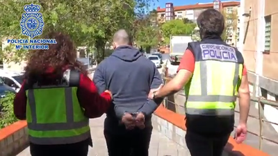 La Policía detiene a una persona por los incidentes en el mitin de Vox en Vallecas