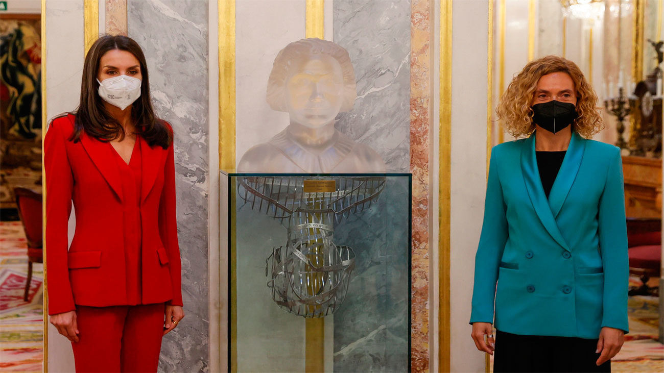 El Congreso homenajea a Clara Campoamor  con presencia de la reina Letizia