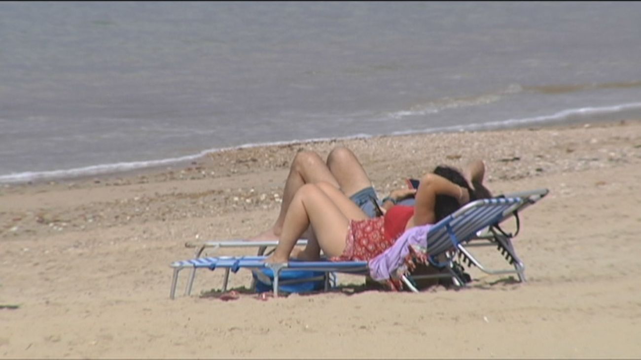 Los españoles miran ya al verano y se disparan las reservas en hoteles y apartamentos