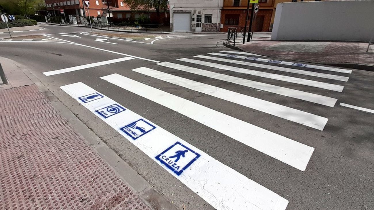 San Martin de la Vega incluye pictogramas en los pasos de cebra para las personas con autismo