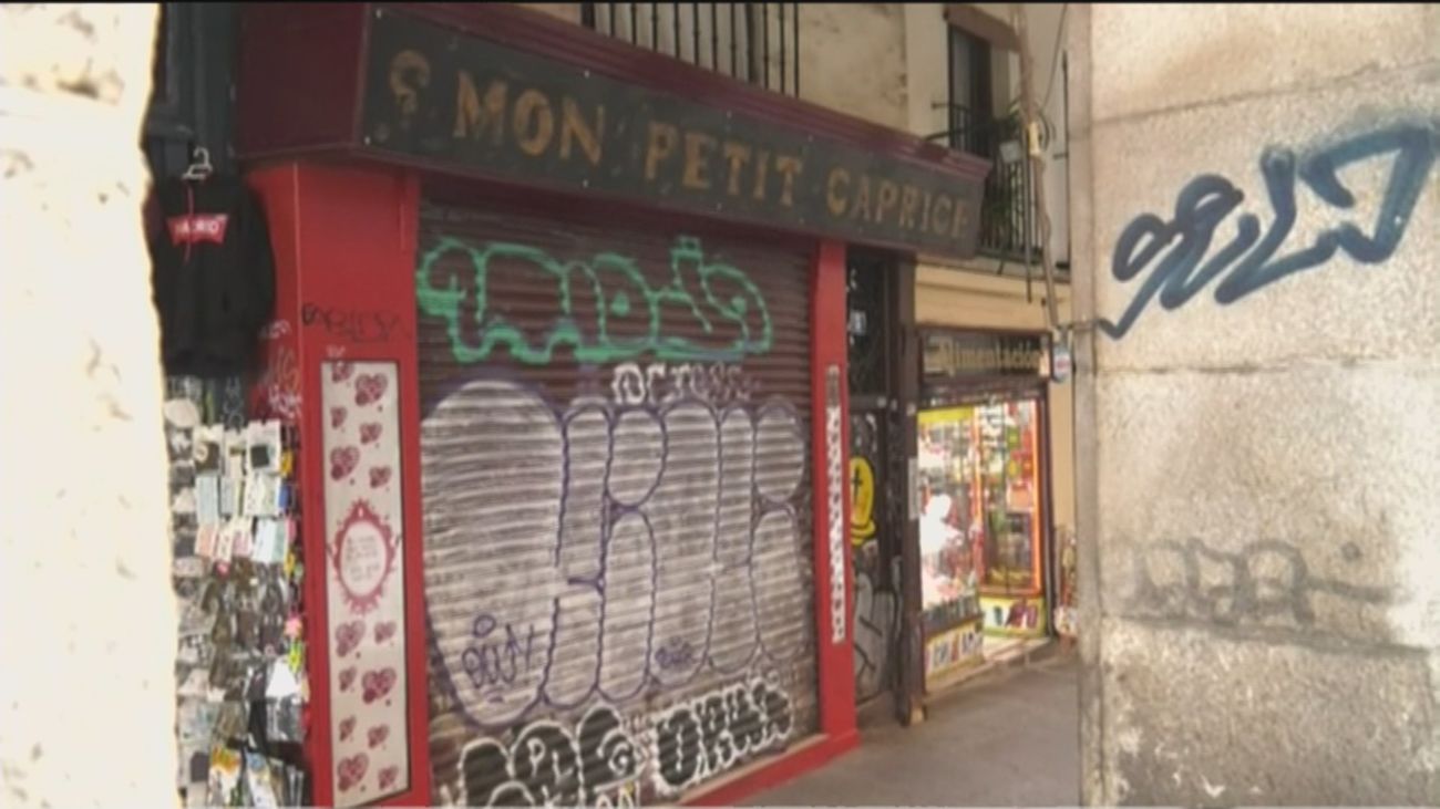 Vecinos denuncian la degradación que sufre la Plaza Mayor  y reclaman un plan para su conservación