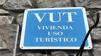 Vecinos de Lavapiés se oponen a la construcción de un bloque de pisos turísticos en la calle Primavera