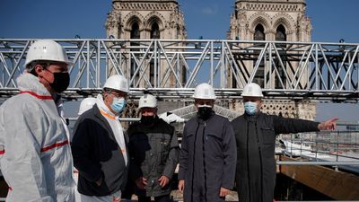 Macron mantiene el objetivo de la reconstrucción de Notre Dame para 2024