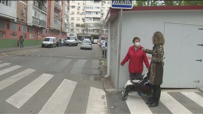 Denuncian un peligroso y sinuoso paso de peatones con puntos ciegos en Alcalá de Henares