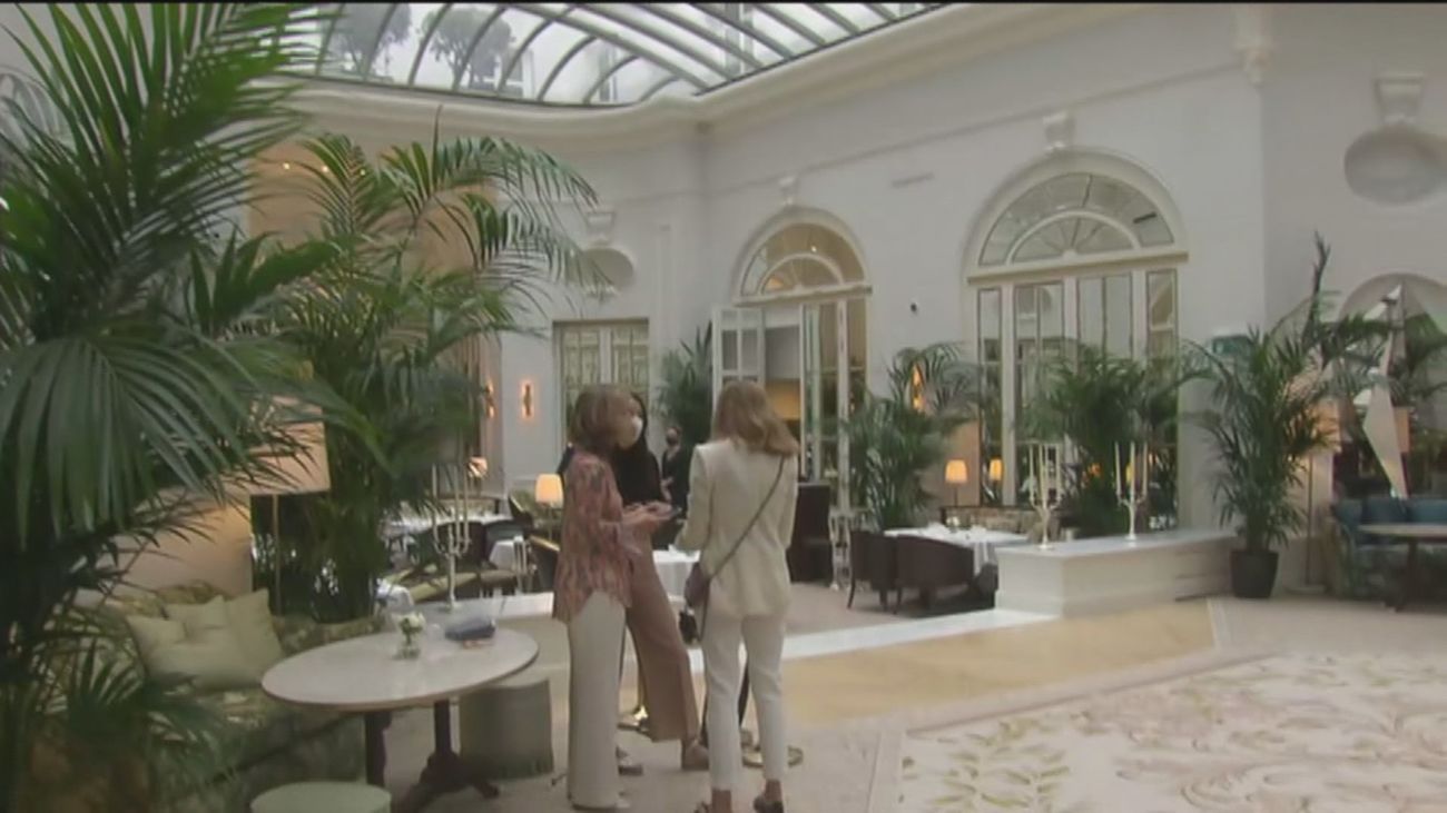 Visitamos el interior del Hotel Ritz, que reabre con salones de lujo, suites y restauración de Quique Dacosta