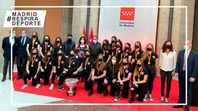 Ayuso recibe a las campeonas de las Copas de la Reina de voleibol, hockey hielo y hockey línea