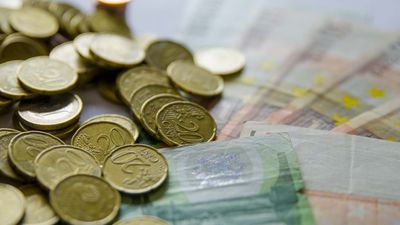 El Gobierno propone subir el salario de los funcionarios un 2% en 2022