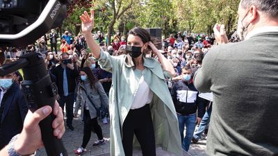 Monasterio propone que la Comunidad cubra el coste de la baja por maternidad a empresarios