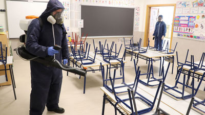 Cómo recuperar las clases y hacerlo con garantías sanitarias en los colegios de Madrid tras el 4M