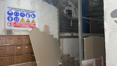 Vecinos de Ciudad Lineal denuncian una presunta estafa masiva de ascensores fantasma