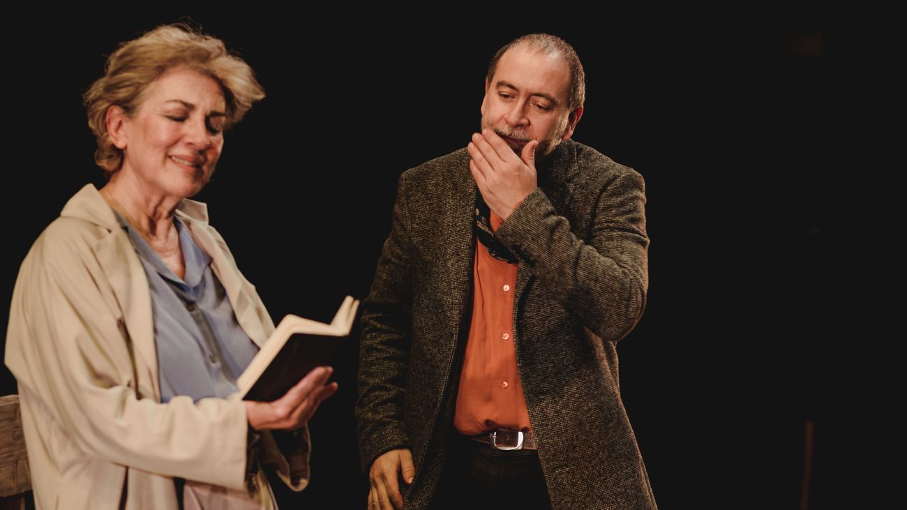 El Teatro José María Rodero acoge la obra 'El beso'