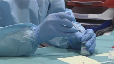 Sanidad analizará en un estudio poner Pfizer a personas que han recibido una sola dosis de AstraZeneca