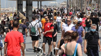 ¿Podemos pensar en dejar de usar la mascarilla al aire libre como ya ha hecho Israel?