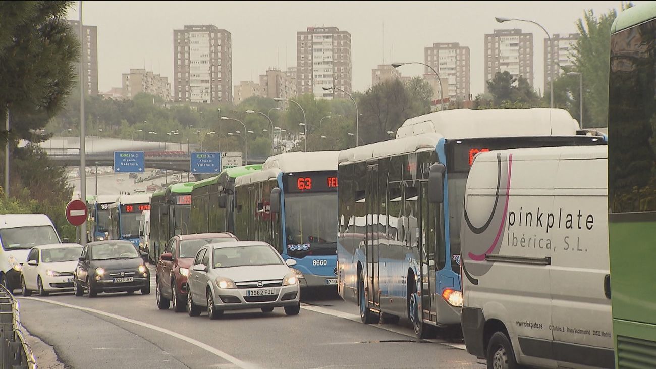 El tráfico de Madrid, de nuevo complicado con la lluvia