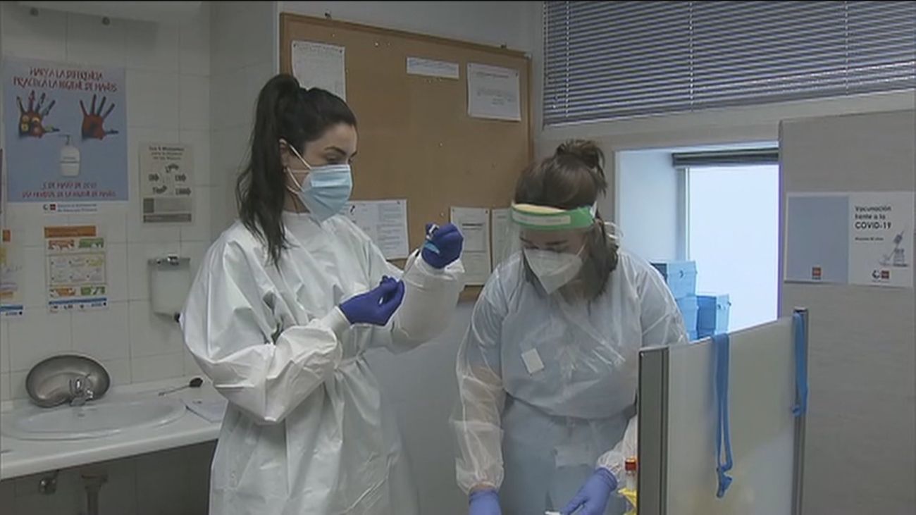 Sanidad notifica 11.731 nuevos casos de Covid-19 y 95 fallecimientos con la incidencia al alza