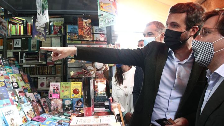 El portavoz nacional del PP, José Luís Martínez-Almeida junto a Pablo Casado / EUROPA PRESS