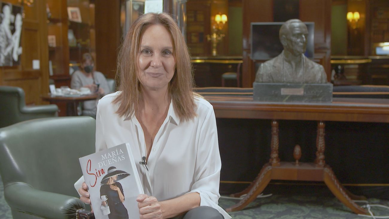 María Dueñas presenta Sira, su nueva novela