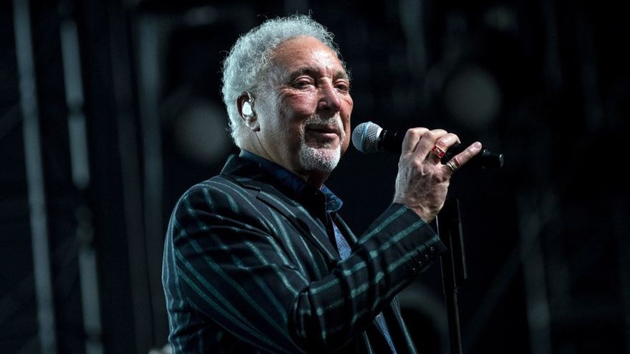 Tom Jones, el ‘tigre de Gales’, ruge más fuerte que nunca a sus 80 años