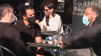 Los españoles cambian sus hábitos de consumo y salen menos a bares y restaurantes