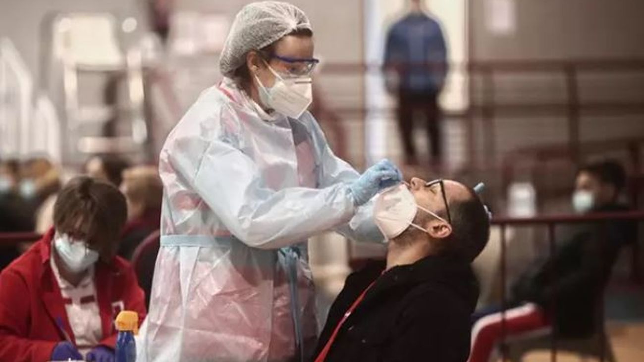 Madrid cierra el domingo con 439 contagios y 5 fallecidos en hospitales
