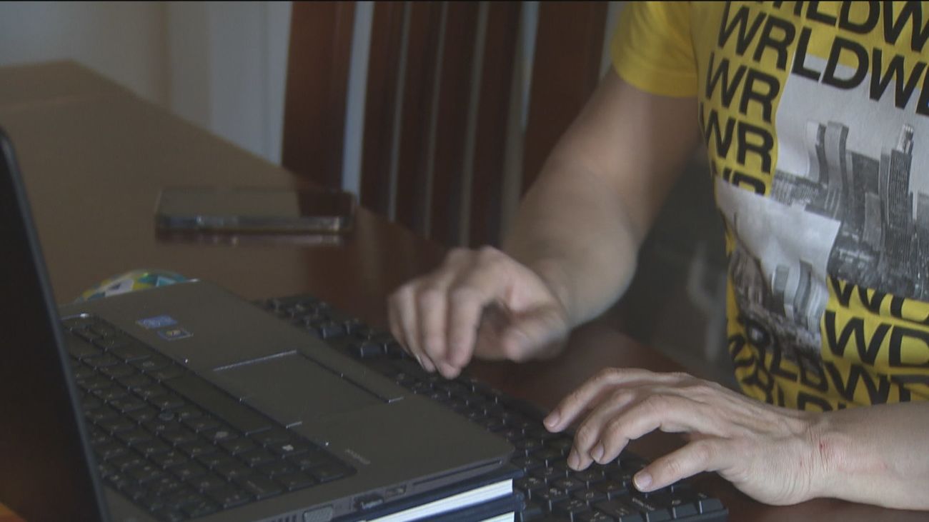 Cómo evitar lesiones y molestias durante el teletrabajo