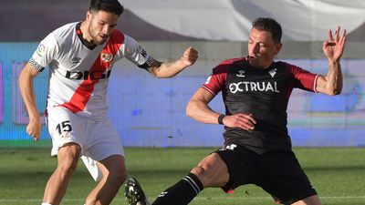 2-2. El Rayo rescata un punto con un jugador menos ante el Albacete