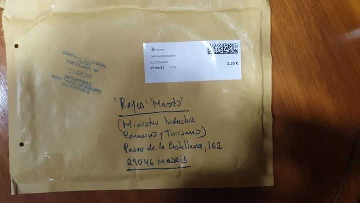 Sobre a nombre de Reyes Maroto que contenía la navaja ensangrentada / TELEMADRID