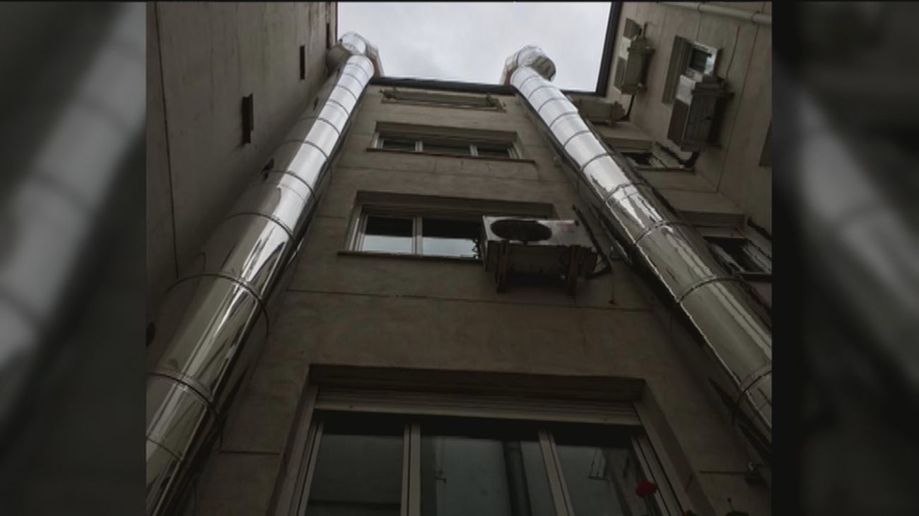 Vecinos  de San Bernardino denuncian la instalación de siete cocinas industriales en los bajos de sus viviendas