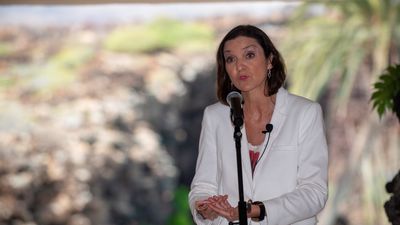 La ministra Reyes Maroto recibe una carta con una navaja ensangrentada