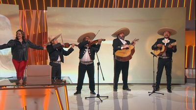 Sorprendemos a Shaila Dúrcal con unos mariachis interpretando 'Amor eterno', de Rocío Dúrcal
