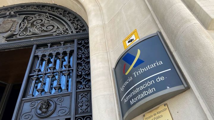 Oficina de la Agencia Tributaria en la calle Montalbán / EUROPA PRESS