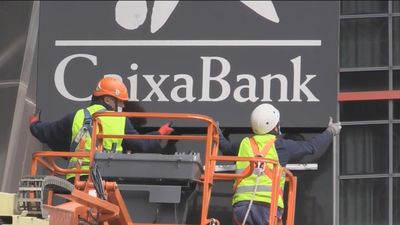 Los sindicatos de CaixaBank piden al Frob y a la Fundación “La Caixa” rechazar en la Junta la subida salarial a  los directivos