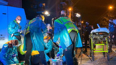 Dos jóvenes, uno menor, heridos  muy graves tras recibir varias puñaladas en Usera