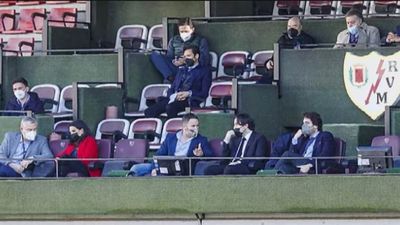 ¿Qué opina la afición del Rayo sobre la presencia de Vox en su estadio?