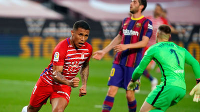 1-2. Batacazo del Barça ante el Granada y el Atlético sigue líder