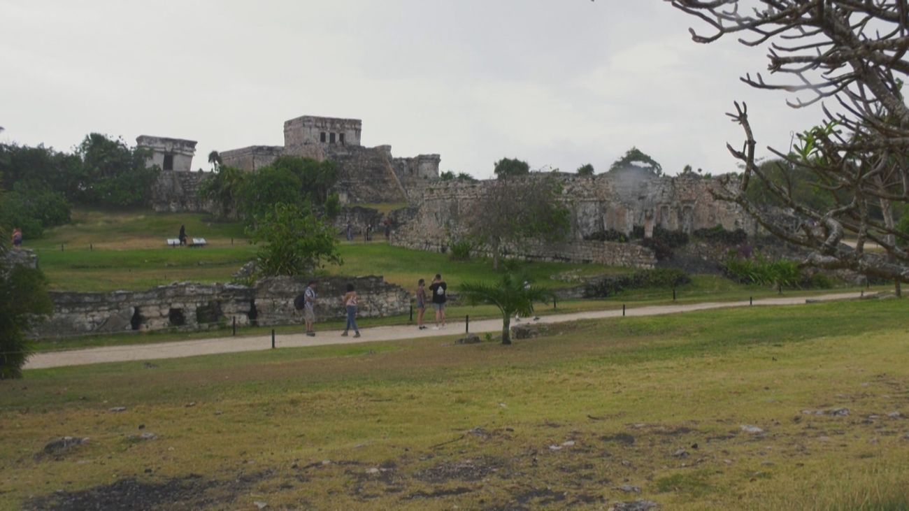 Tulum y la única ciudad de la cultura maya, situada junto al mar, que se conserva