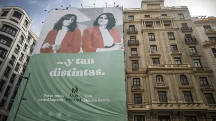Lona de Más Madrid con propaganda electoral / MAS MADRID