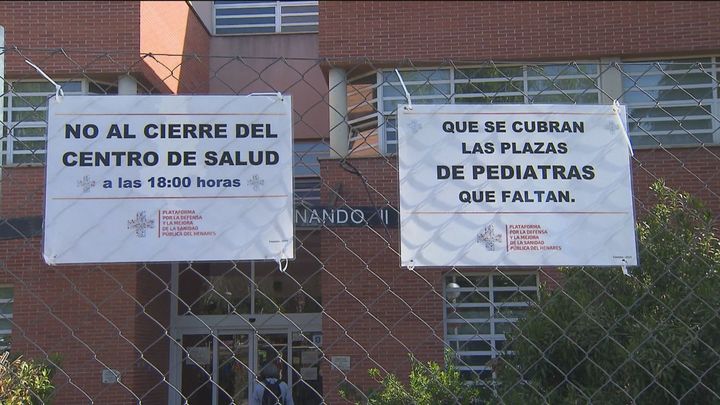 Firmas por la falta de pediatras en San Fernando de Henares y para pedir que se refuerce la Atención Primaria