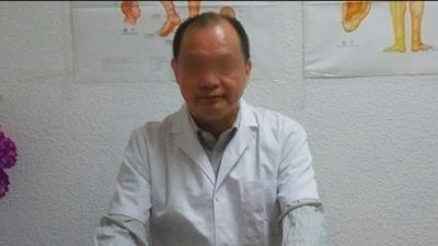 El supuesto 'doctor Wang' de la clínica clandestina de Usera usaba polvos, setas y hierbas chinas con sus pacientes