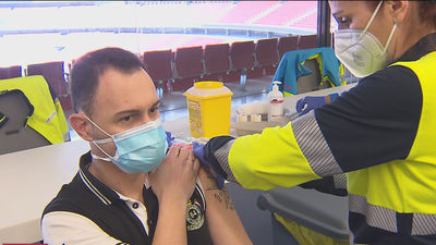 Más incertidumbre tras la decisión de Sanidad de retrasar la segunda dosis de AstraZeneca