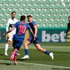 0-1. Llorente y un poste protegen el liderato del Atlético ante el Elche