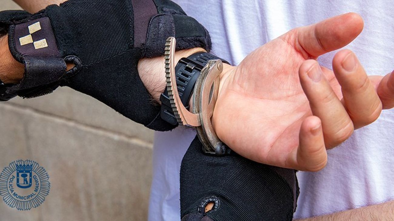 Dos detenidos por permitir el consumo y la venta de hachís y marihuana en un local de Moncloa