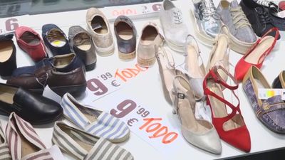 Calzado y complementos a precio de chollo en la calle del Carmen