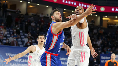 88-84. El Real Madrid, eliminado por el Efes tras caer en el quinto partido