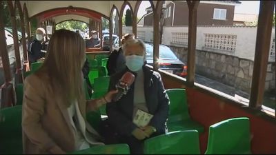 En Becerril,  a votar en tren turístico