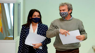 Simón asegura que la pandemia va bien mientras Sanidad notifica 7.960 casos y 160 muertes